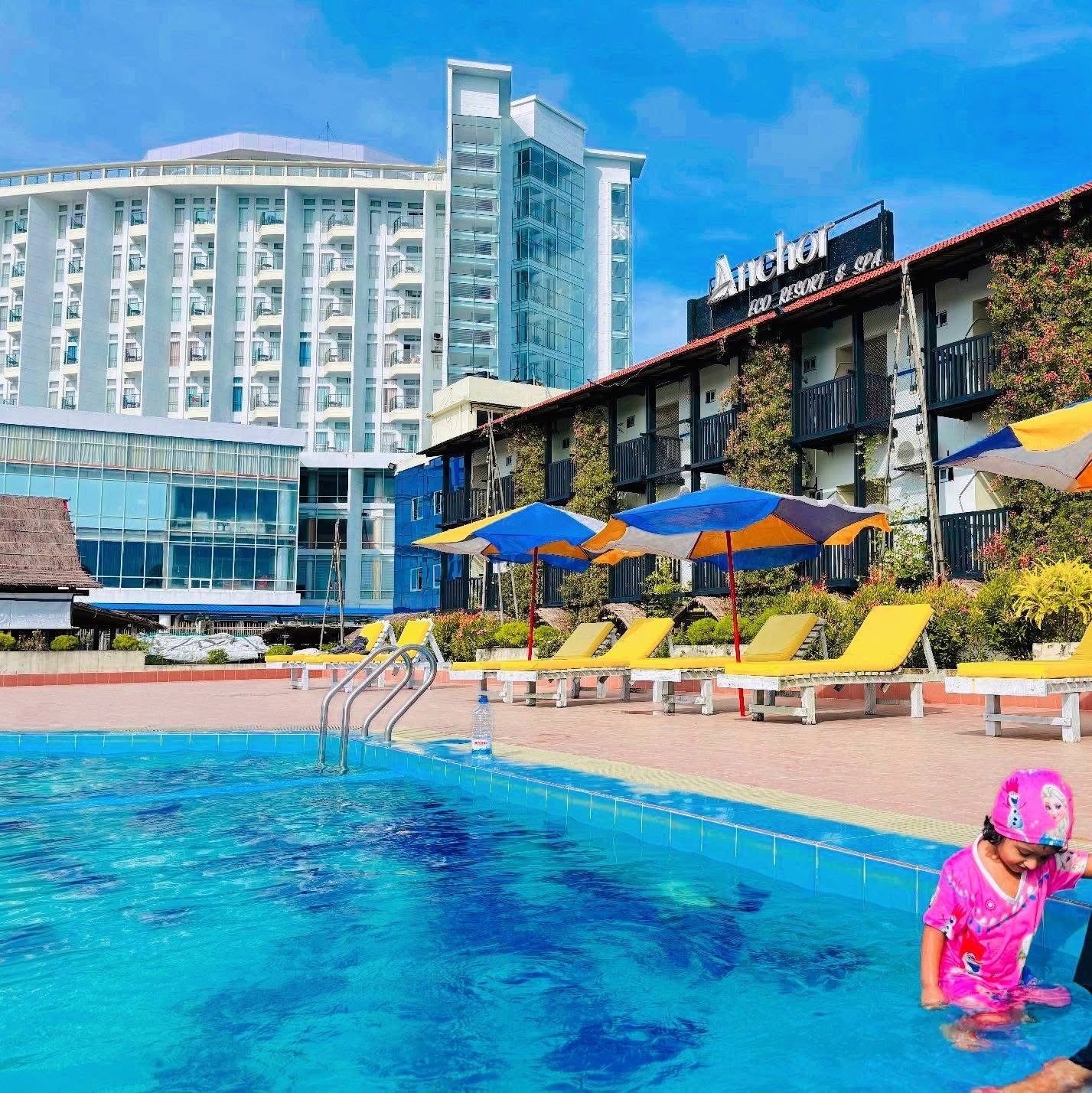 FROZEN KIDS TOP BOTTOM SET WITH CAP (COTTON MATERIAL 1Y TO 12Y)