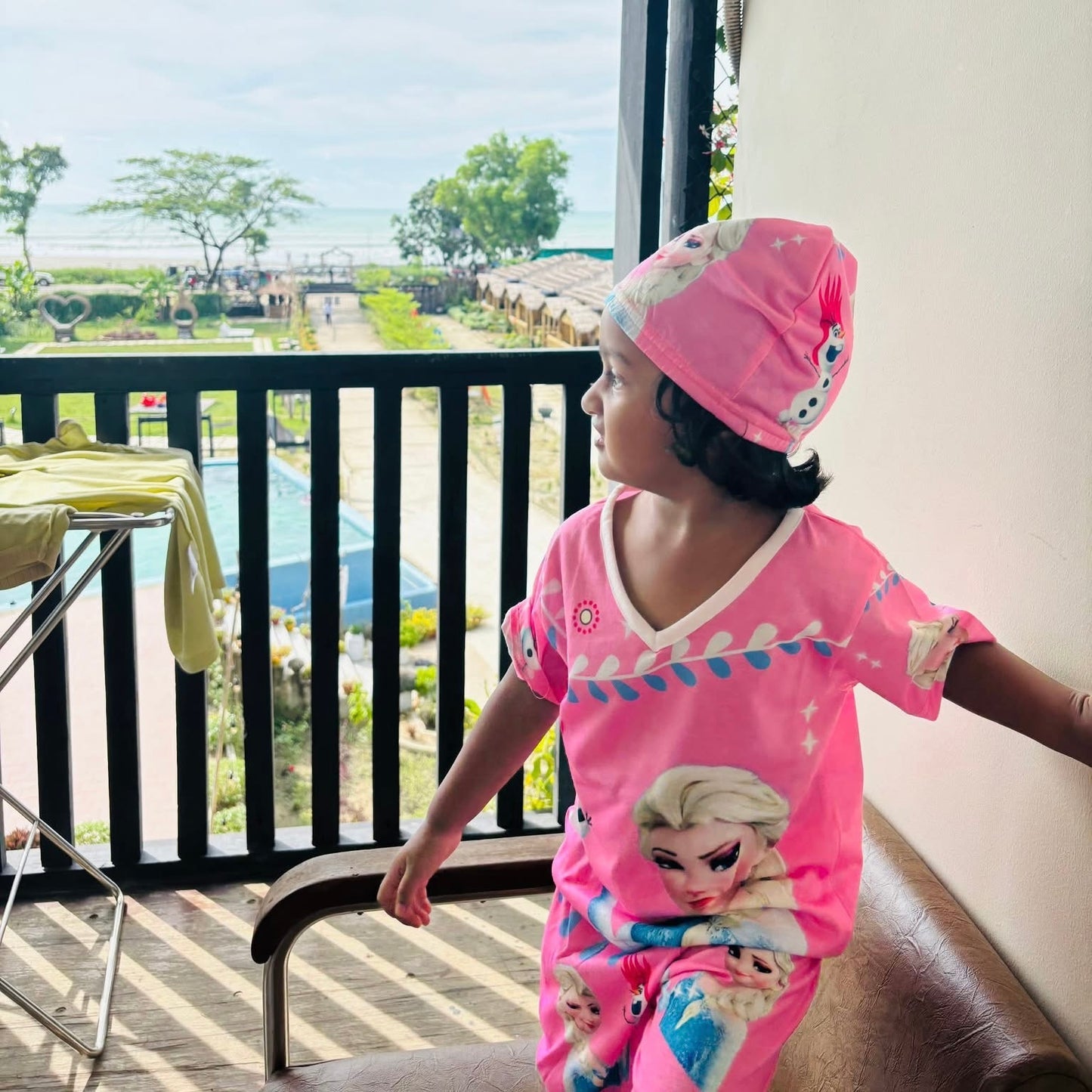 FROZEN KIDS TOP BOTTOM SET WITH CAP (COTTON MATERIAL 1Y TO 12Y)